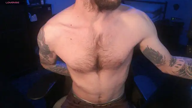 Snapshot of SexxxyLouis chatting on November 25, 2:17 pm SexxxyLouis online show from November 25, 2:17 pm