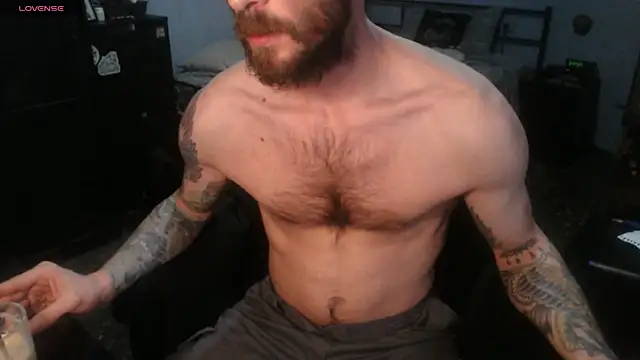 Snapshot of SexxxyLouis chatting on December 2, 1:46 pm SexxxyLouis online show from December 2, 1:46 pm