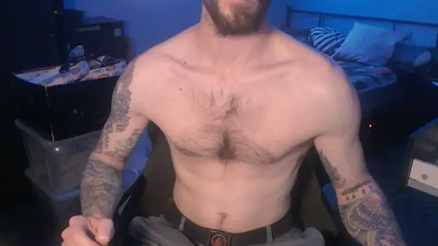 Snapshot of SexxxyLouis chatting on March 13, 8:37 am SexxxyLouis online show from March 13, 8:37 am