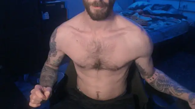 Snapshot of SexxxyLouis chatting on March 18, 6:39 pm SexxxyLouis online show from March 18, 6:39 pm