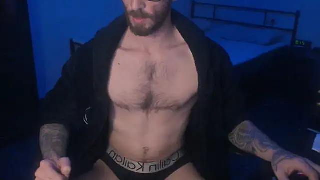 Snapshot of SexxxyLouis chatting on March 5, 8:21 pm SexxxyLouis online show from March 5, 8:21 pm
