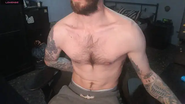 Snapshot of SexxxyLouis chatting on November 26, 10:26 am SexxxyLouis online show from November 26, 10:26 am