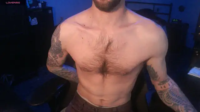 Snapshot of SexxxyLouis chatting on October 28, 1:54 pm SexxxyLouis online show from October 28, 1:54 pm