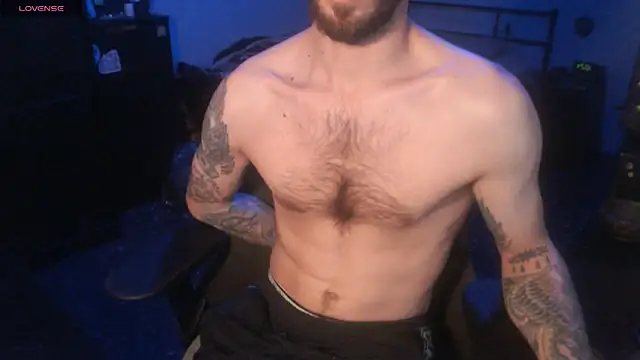 Snapshot of SexxxyLouis chatting on November 4, 9:24 am SexxxyLouis online show from November 4, 9:24 am