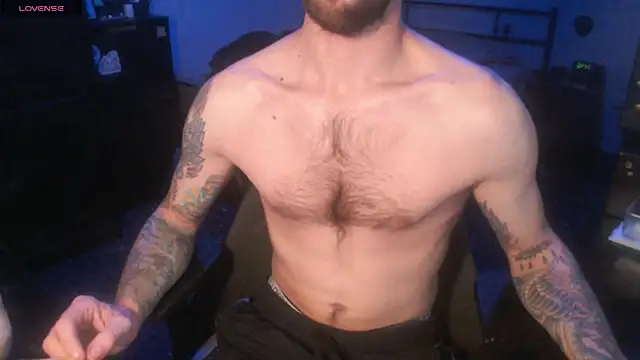 Snapshot of SexxxyLouis chatting on November 5, 1:47 pm SexxxyLouis online show from November 5, 1:47 pm