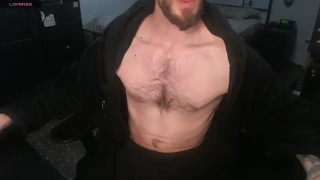 Snapshot of SexxxyLouis chatting on December 15, 2:01 pm SexxxyLouis online show from December 15, 2:01 pm