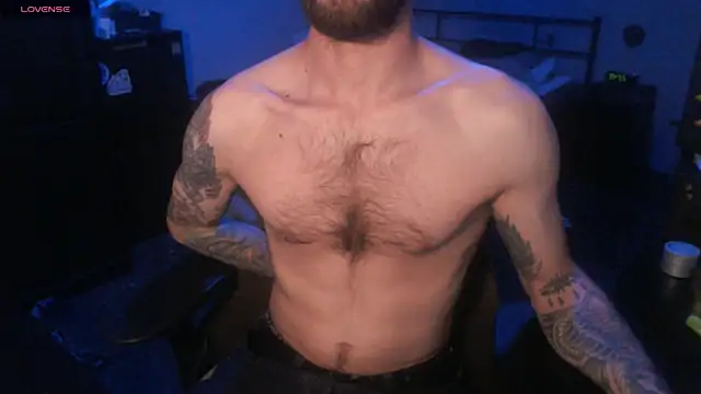 Snapshot of SexxxyLouis chatting on October 14, 8:53 pm SexxxyLouis online show from October 14, 8:53 pm