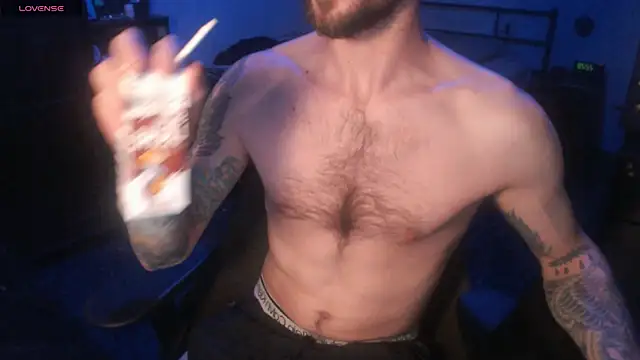 Snapshot of SexxxyLouis chatting on November 4, 9:29 pm SexxxyLouis online show from November 4, 9:29 pm