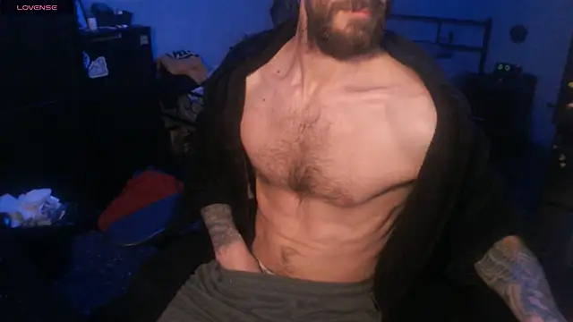 Snapshot of SexxxyLouis chatting on September 30, 8:20 am SexxxyLouis online show from September 30, 8:20 am