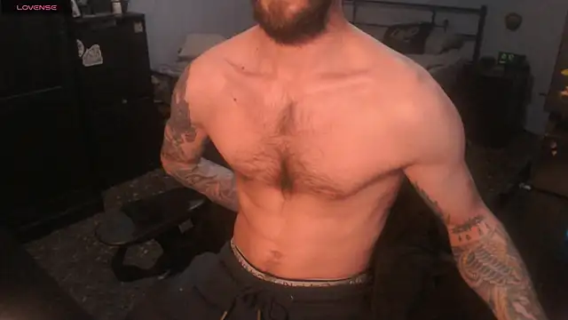 Snapshot of SexxxyLouis chatting on November 30, 12:17 pm SexxxyLouis online show from November 30, 12:17 pm