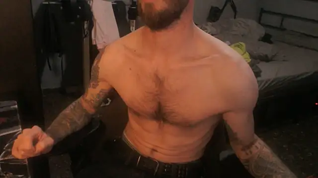 SexxxyLouis online show from April 13, 4:22 pm