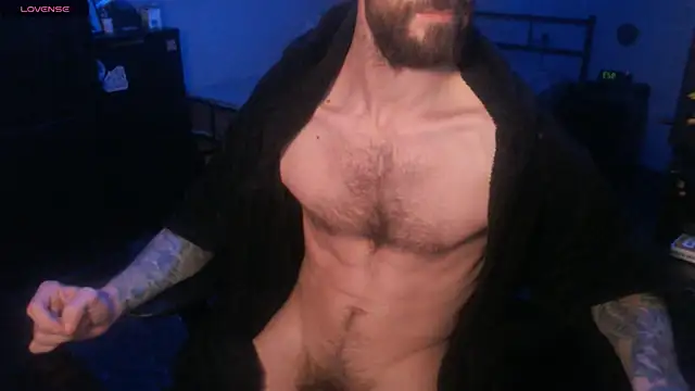 Snapshot of SexxxyLouis chatting on October 16, 7:27 am SexxxyLouis online show from October 16, 7:27 am