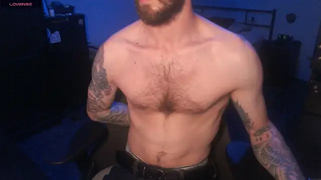 Snapshot of SexxxyLouis chatting on October 1, 8:35 pm SexxxyLouis online show from October 1, 8:35 pm
