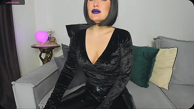 Snapshot of Fire_error chatting on February 22, 10:51 am Fire error online show from February 22, 10:51 am