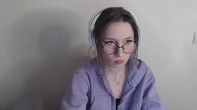  Hanna Moon  online show from April 13, 11:47 am