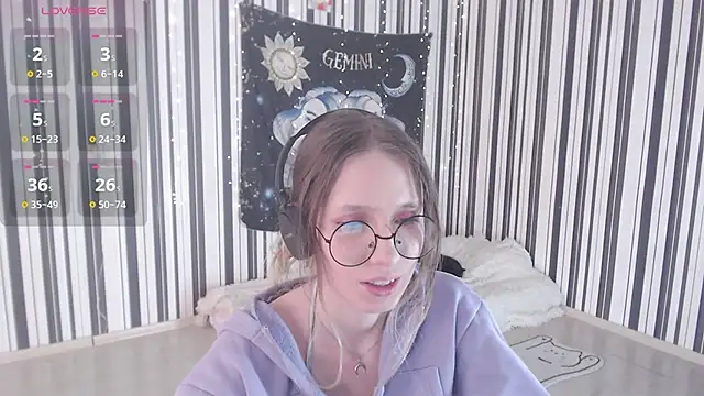 Snapshot of _Hanna_Moon_ chatting on October 18, 9:22 am Hanna Moon online show from October 18, 9:22 am