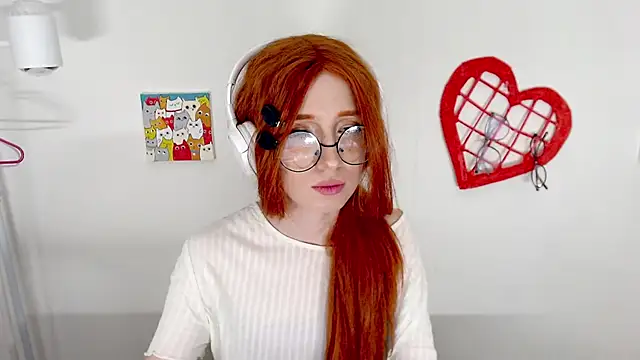 Snapshot of _Hanna_Moon_ chatting on June 19, 1:39 pm Hanna Moon online show from June 19, 1:39 pm