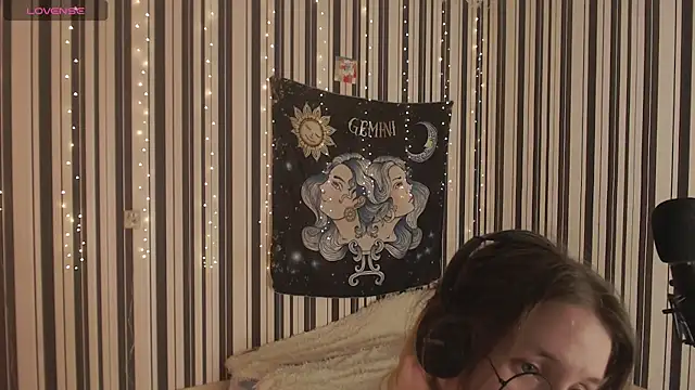 Snapshot of _Hanna_Moon_ chatting on October 7, 6:31 pm Hanna Moon online show from October 7, 6:31 pm