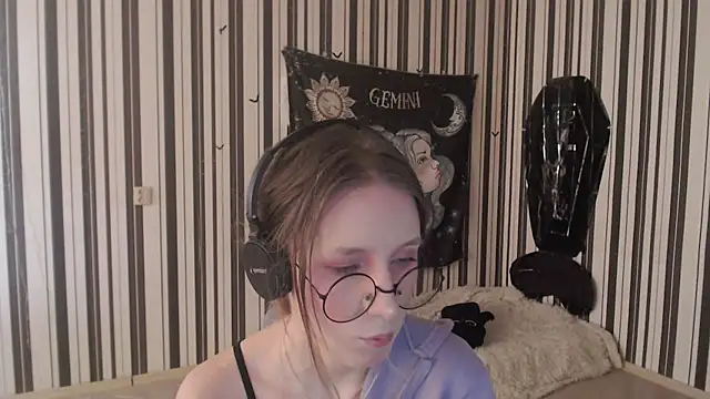 Snapshot of _Hanna_Moon_ chatting on November 4, 12:09 pm Hanna Moon online show from November 4, 12:09 pm