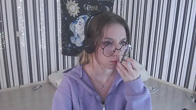 Snapshot of _Hanna_Moon_ chatting on September 29, 7:37 am Hanna Moon online show from September 29, 7:37 am