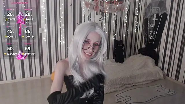 Snapshot of _Hanna_Moon_ chatting on October 31, 1:19 pm Hanna Moon online show from October 31, 1:19 pm