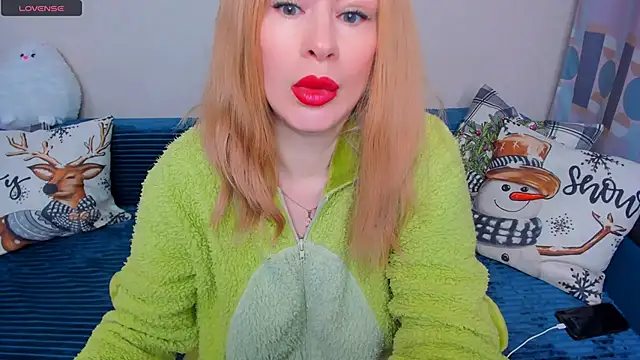 Snapshot of EllenMoore chatting on February 14, 3:07 am EllenMoore online show from February 14, 3:07 am