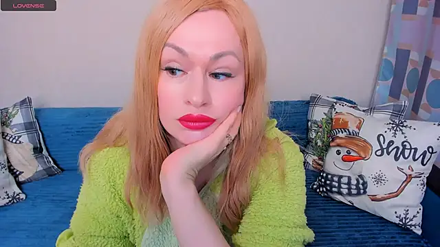 Snapshot of EllenMoore chatting on January 15, 3:10 am EllenMoore online show from January 15, 3:10 am