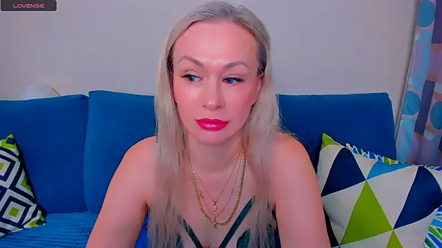 EllenMoore online show from September 19, 3:10 am