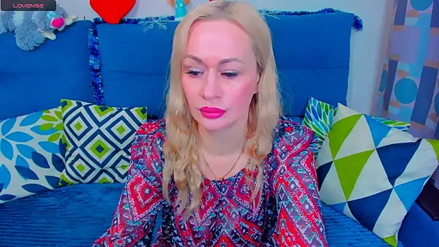 EllenMoore online show from December 25, 3:50 am