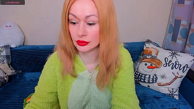 Snapshot of EllenMoore chatting on February 18, 3:04 am EllenMoore online show from February 18, 3:04 am