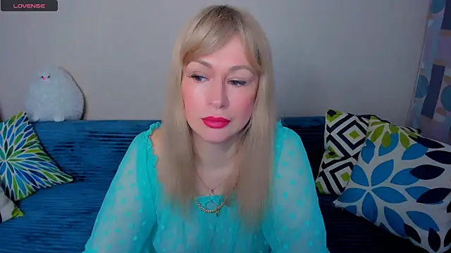 EllenMoore online show from April 22, 3:13 am