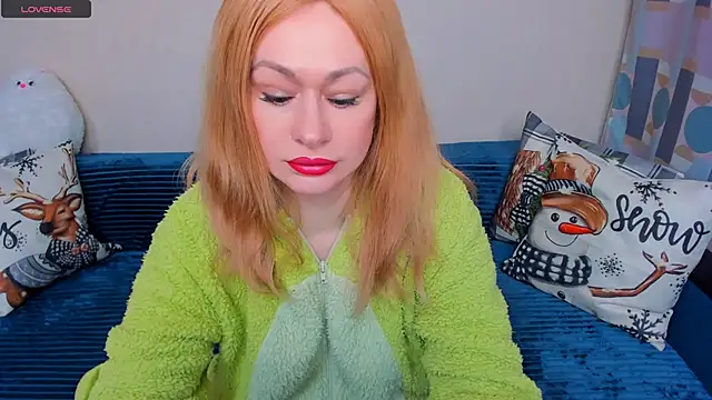 Snapshot of EllenMoore chatting on February 11, 3:06 am EllenMoore online show from February 11, 3:06 am