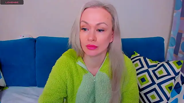 EllenMoore online show from September 28, 3:02 am