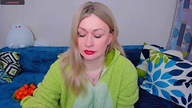 EllenMoore online show from March 12, 3:56 am