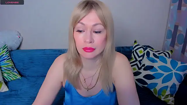 EllenMoore online show from April 15, 3:12 am