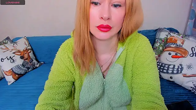 Snapshot of EllenMoore chatting on January 8, 3:12 am EllenMoore online show from January 8, 3:12 am