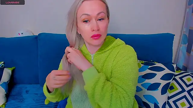 EllenMoore online show from October 5, 3:30 am