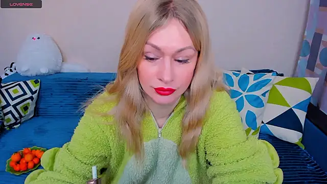 EllenMoore online show from March 16, 3:03 am