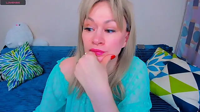 EllenMoore online show from March 24, 3:28 am