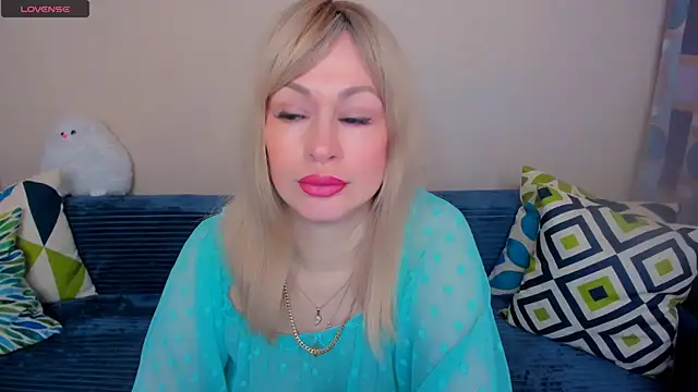 EllenMoore online show from May 2, 3:12 am