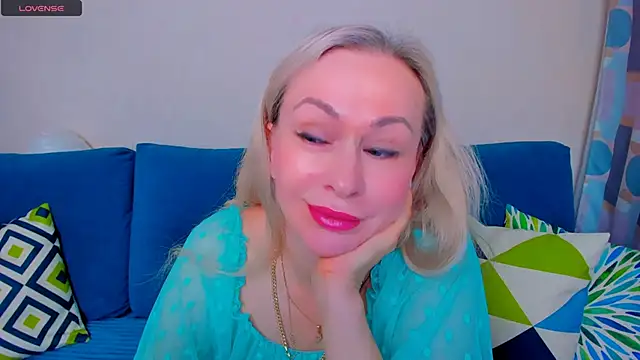 EllenMoore online show from September 20, 3:11 am