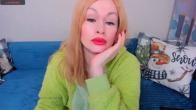 Snapshot of EllenMoore chatting on January 14, 3:10 am EllenMoore online show from January 14, 3:10 am