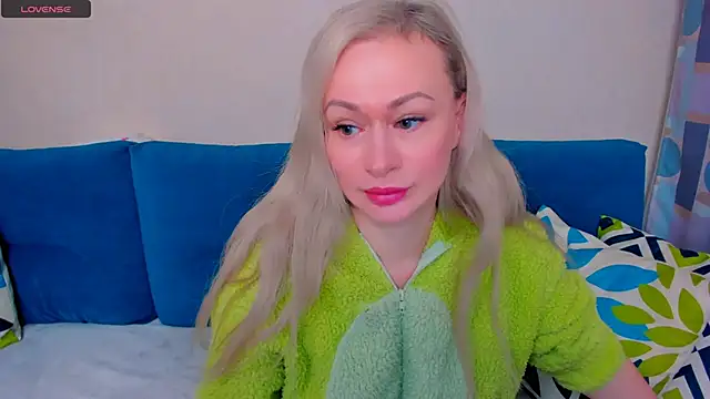 EllenMoore online show from October 3, 3:09 am