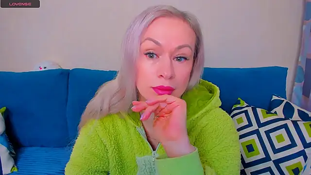 EllenMoore online show from October 18, 3:08 am