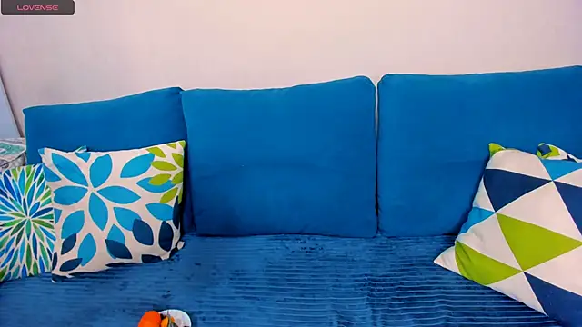 Snapshot of EllenMoore chatting on November 17, 3:10 am EllenMoore online show from November 17, 3:10 am