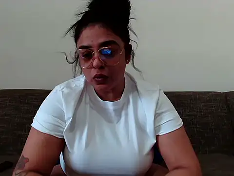 indianishkq7 online show from December 17, 7:57 am