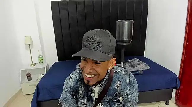 anhtony wayans online show from December 18, 11:40 pm