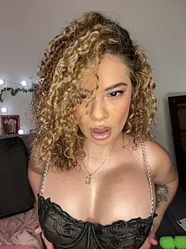 Rachell More online show from March 26, 2:32 am