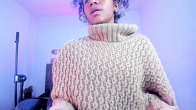 Ellie Alves online show from November 19, 2:39 pm