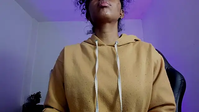 Ellie Alves online show from November 9, 2:32 pm